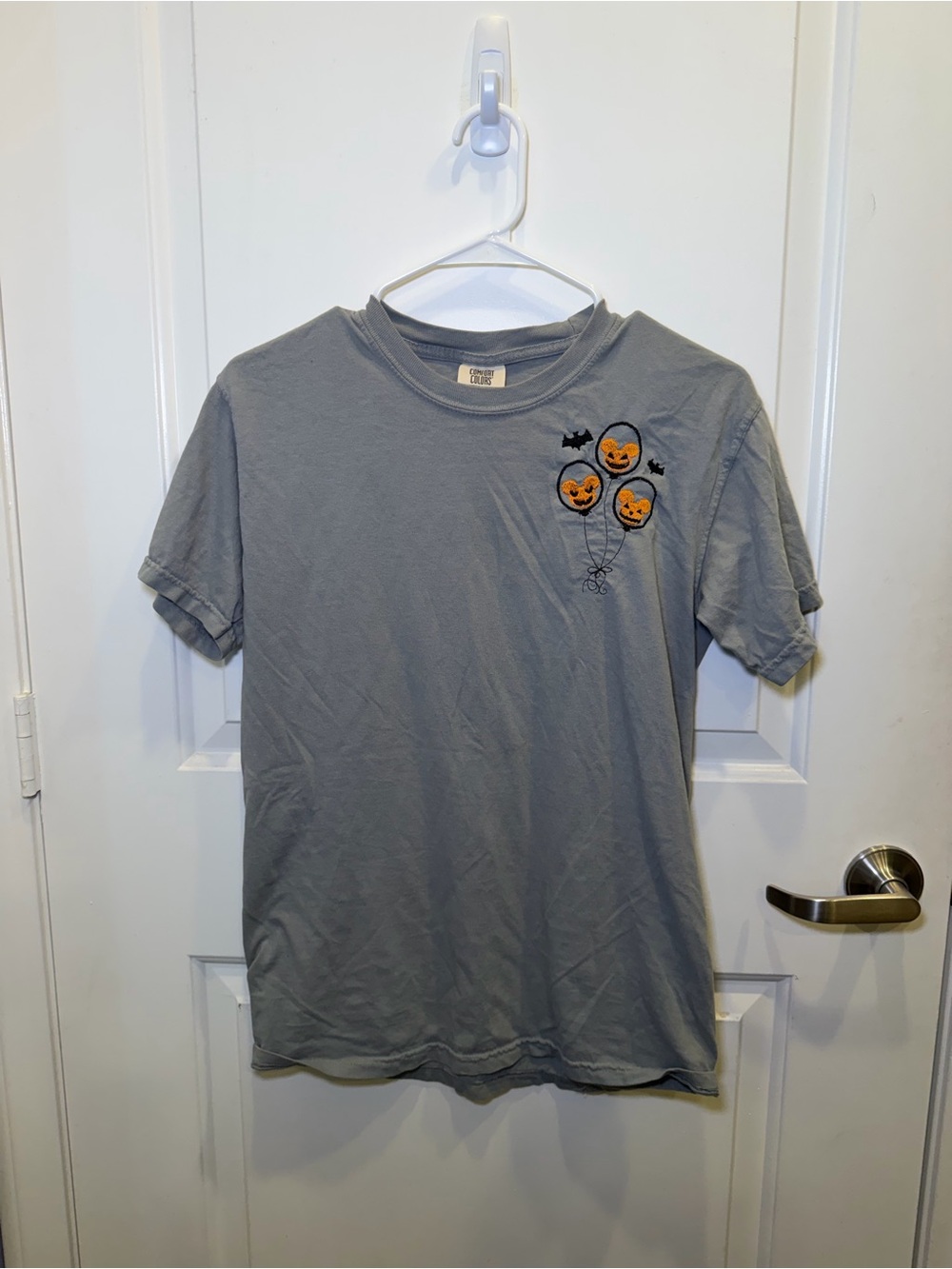 EUC Comfort Colors Embroidered Mickey Halloween Balloons Unisex Tee